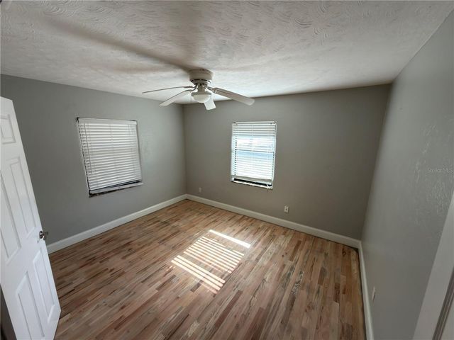 111 S RHODES STREET, Mount Dora, FL 32757
