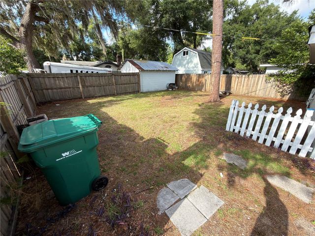 111 S RHODES STREET, Mount Dora, FL 32757