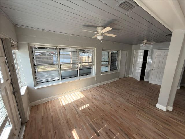 111 S RHODES STREET, Mount Dora, FL 32757
