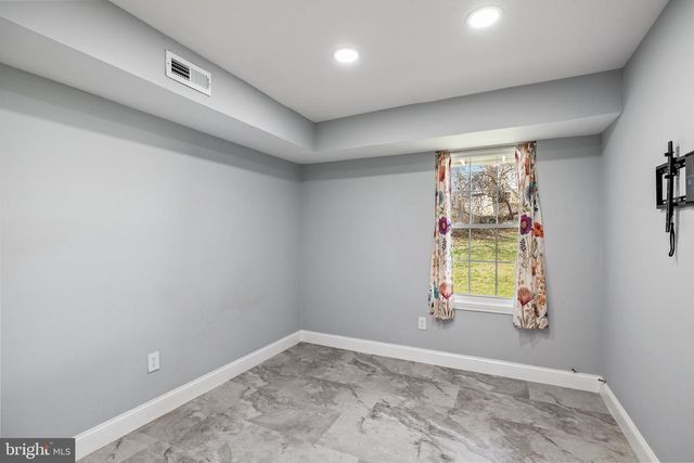 26 KNOLL DR, Blackwood, NJ 08012