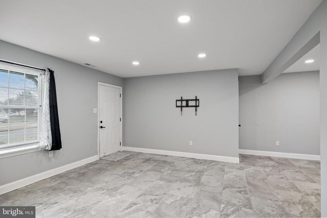 26 KNOLL DR, Blackwood, NJ 08012