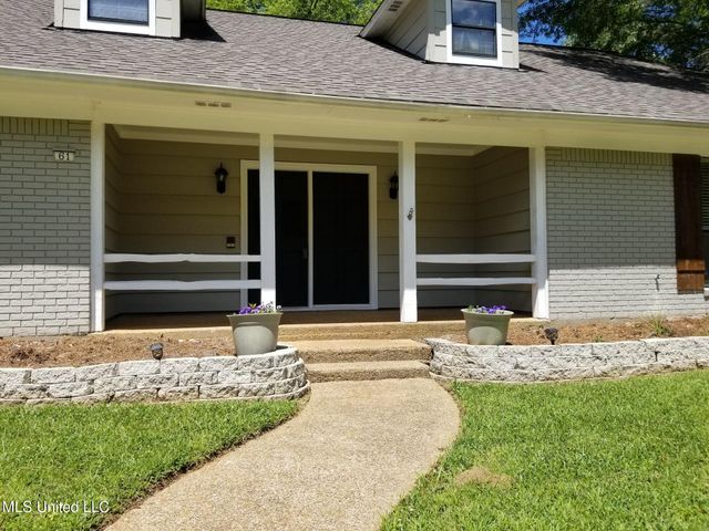 61 Sunline Drive, Brandon, MS 39042
