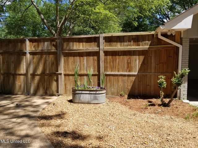 61 Sunline Drive, Brandon, MS 39042