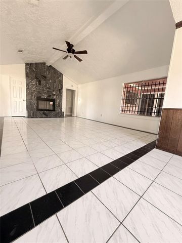 12335 Huntington Field Drive, Houston, TX 77099