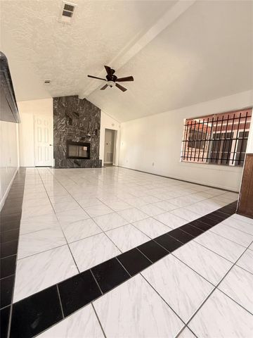 12335 Huntington Field Drive, Houston, TX 77099