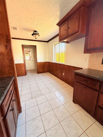 12335 Huntington Field Drive, Houston, TX 77099