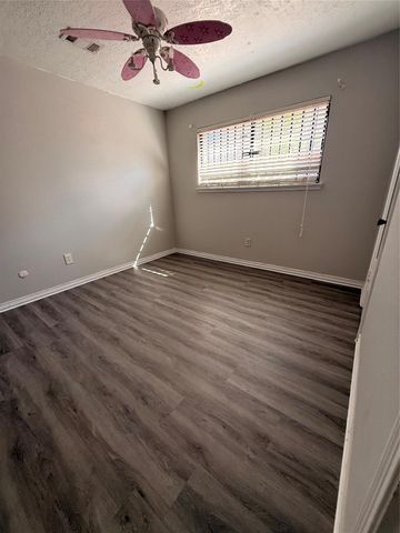 12335 Huntington Field Drive, Houston, TX 77099