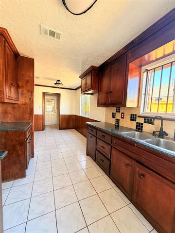 12335 Huntington Field Drive, Houston, TX 77099