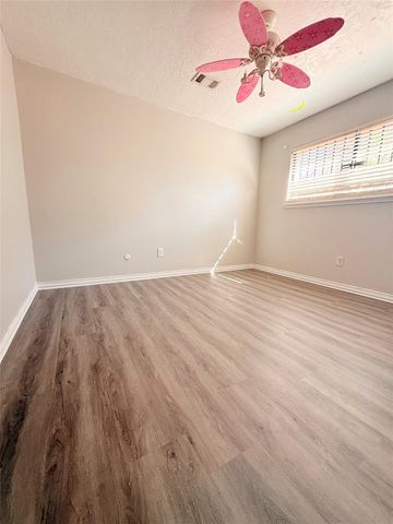 12335 Huntington Field Drive, Houston, TX 77099