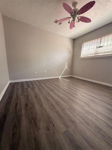 12335 Huntington Field Drive, Houston, TX 77099