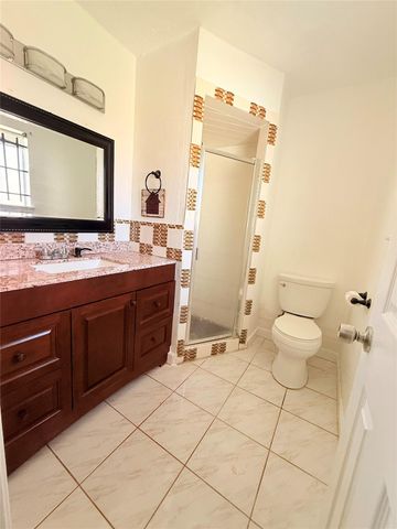 12335 Huntington Field Drive, Houston, TX 77099