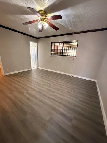 12335 Huntington Field Drive, Houston, TX 77099