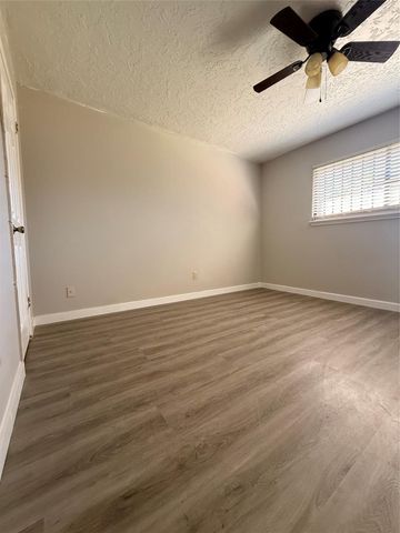 12335 Huntington Field Drive, Houston, TX 77099