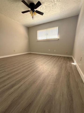 12335 Huntington Field Drive, Houston, TX 77099