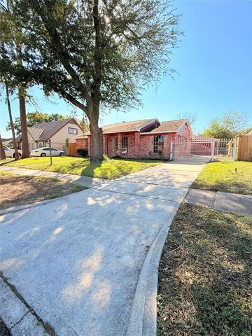 12335 Huntington Field Drive, Houston, TX 77099