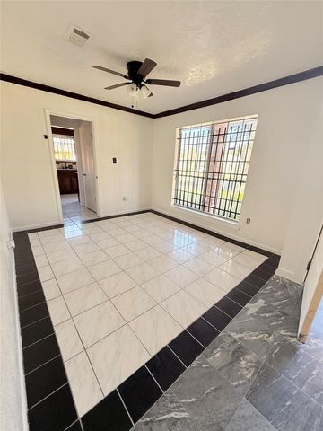 12335 Huntington Field Drive, Houston, TX 77099