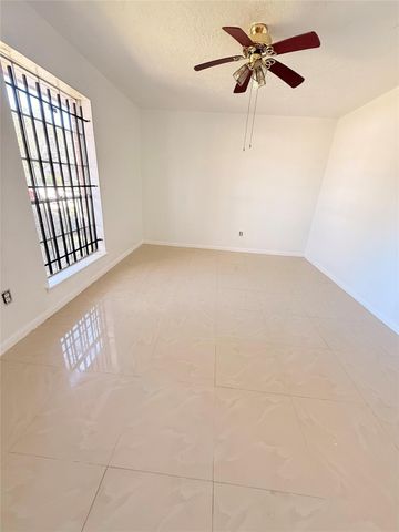 12335 Huntington Field Drive, Houston, TX 77099