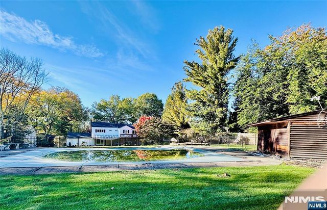 48 Seminole Avenue, Wayne, NJ 07470