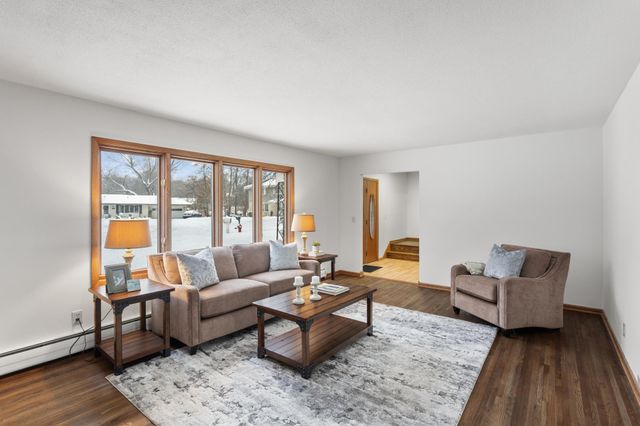 2404 Hayes Court, Burnsville, MN 55337