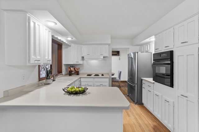 2404 Hayes Court, Burnsville, MN 55337