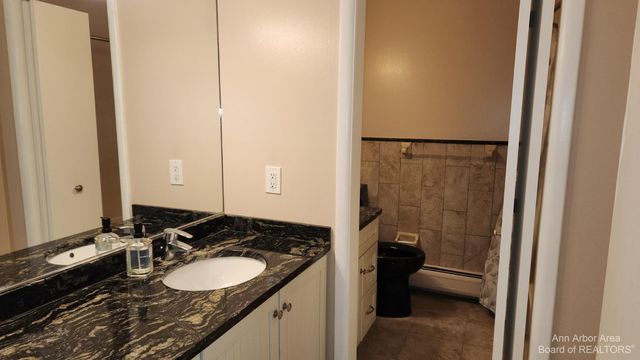 1217 Island Drive 204, Ann Arbor, MI 48105