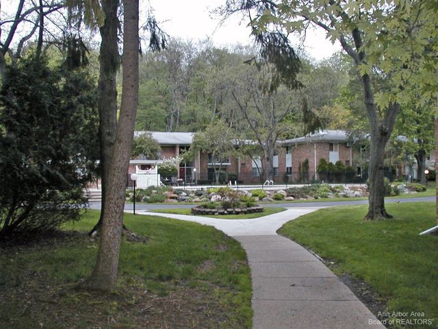 1217 Island Drive 204, Ann Arbor, MI 48105