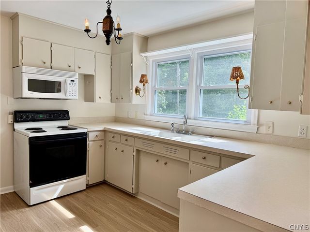 14 South Ten Eyck Avenue, Cazenovia, NY 13035