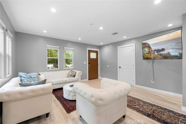 1537 Lake, Glendale, CA 91201