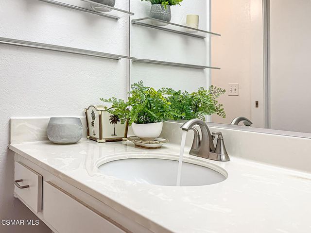 560 Chapala Drive, Camarillo, CA 93010