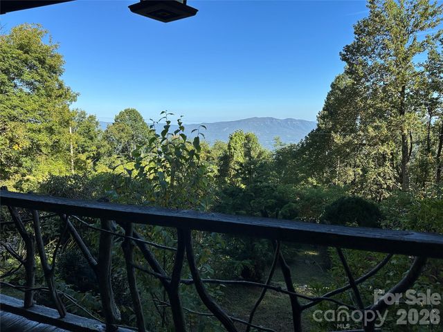 16 Osborn Knob Road, Little Switzerland, NC 28749