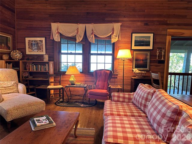 16 Osborn Knob Road, Little Switzerland, NC 28749