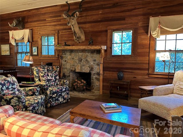 16 Osborn Knob Road, Little Switzerland, NC 28749