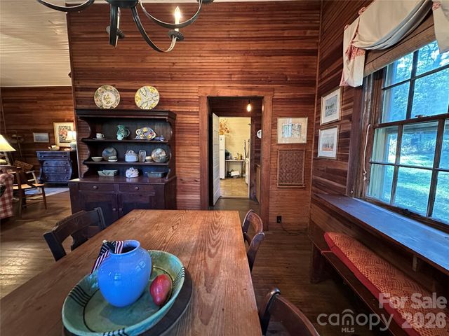 16 Osborn Knob Road, Little Switzerland, NC 28749