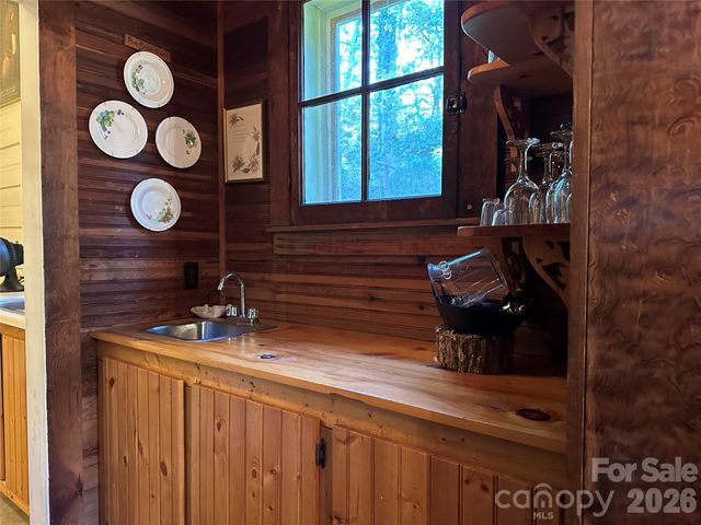 16 Osborn Knob Road, Little Switzerland, NC 28749