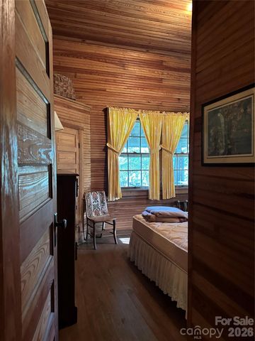 16 Osborn Knob Road, Little Switzerland, NC 28749