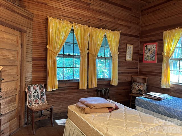 16 Osborn Knob Road, Little Switzerland, NC 28749