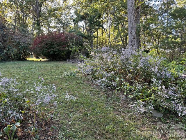 16 Osborn Knob Road, Little Switzerland, NC 28749