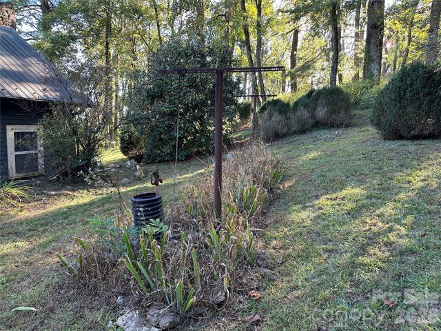 16 Osborn Knob Road, Little Switzerland, NC 28749