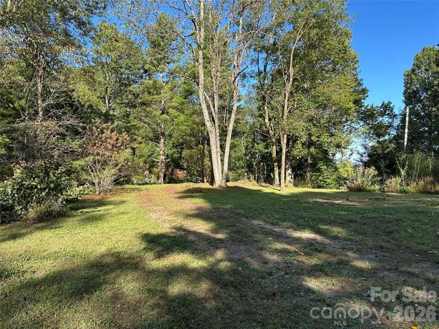 16 Osborn Knob Road, Little Switzerland, NC 28749