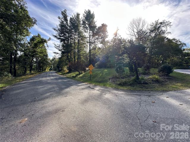 16 Osborn Knob Road, Little Switzerland, NC 28749