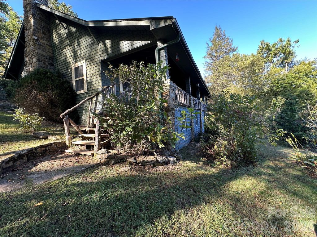 16 Osborn Knob Road, Little Switzerland, NC 28749