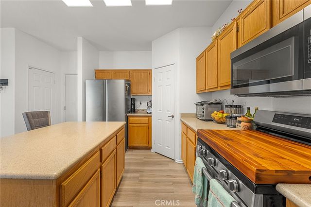 13505 Fullerton, Victorville, CA 92392