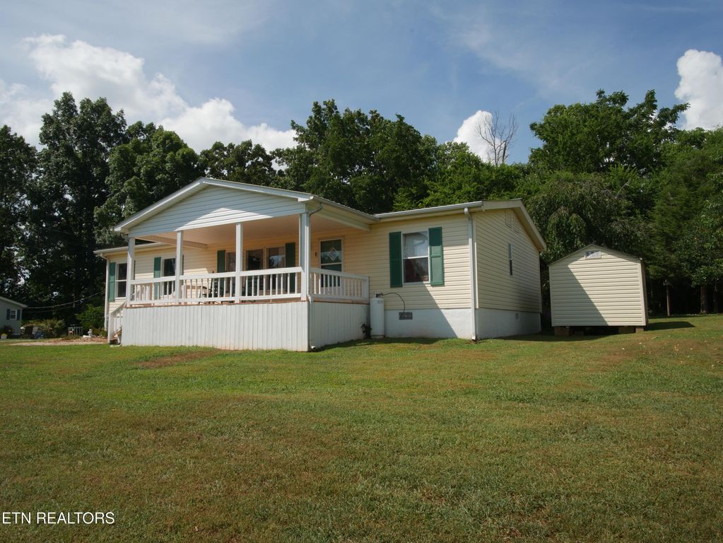 128 Woods Drive, Sweetwater, TN 37874