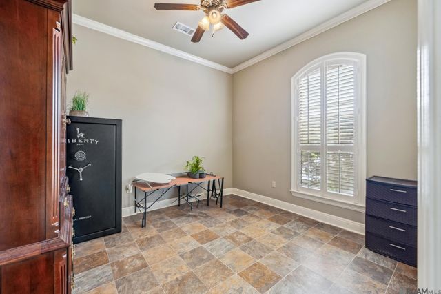 30979 Ridgeway Dr, Walker, LA 70785