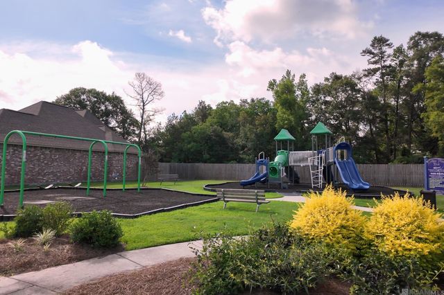 30979 Ridgeway Dr, Walker, LA 70785