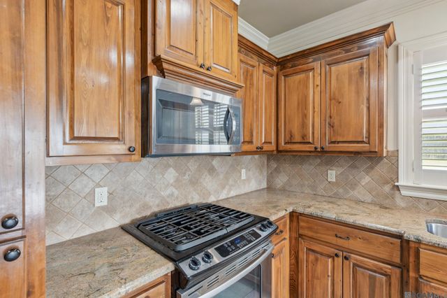 30979 Ridgeway Dr, Walker, LA 70785