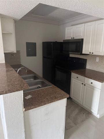 15560 SW 106th Ln 1305, Miami, FL 33196