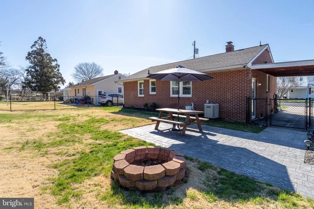 20 LINCOLN DR, Hanover, PA 17331