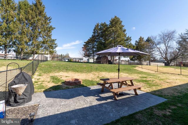 20 LINCOLN DR, Hanover, PA 17331