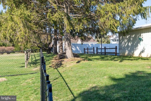 20 LINCOLN DR, Hanover, PA 17331